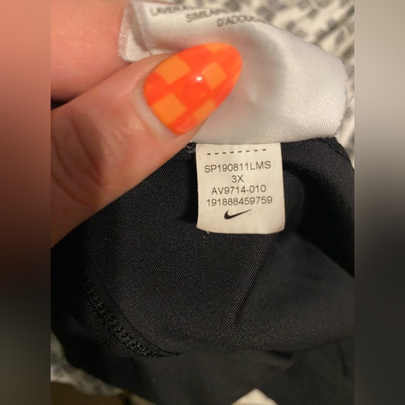 Women’s Plus Nike Black Leggings - Picture 10 of 15